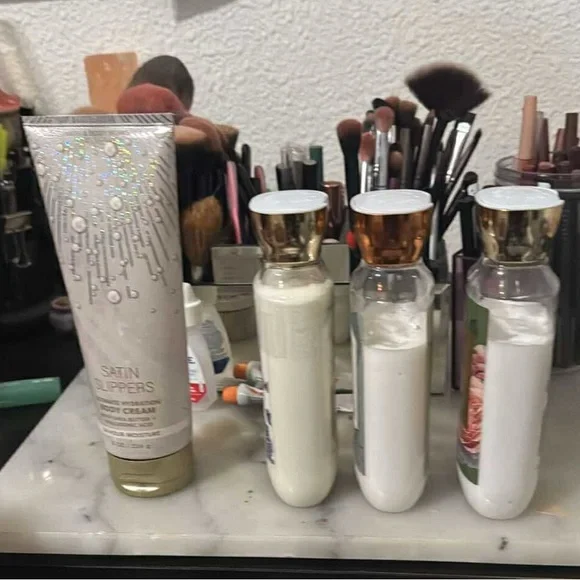 Bath & Body Works lotion set - Picture 2 of 2